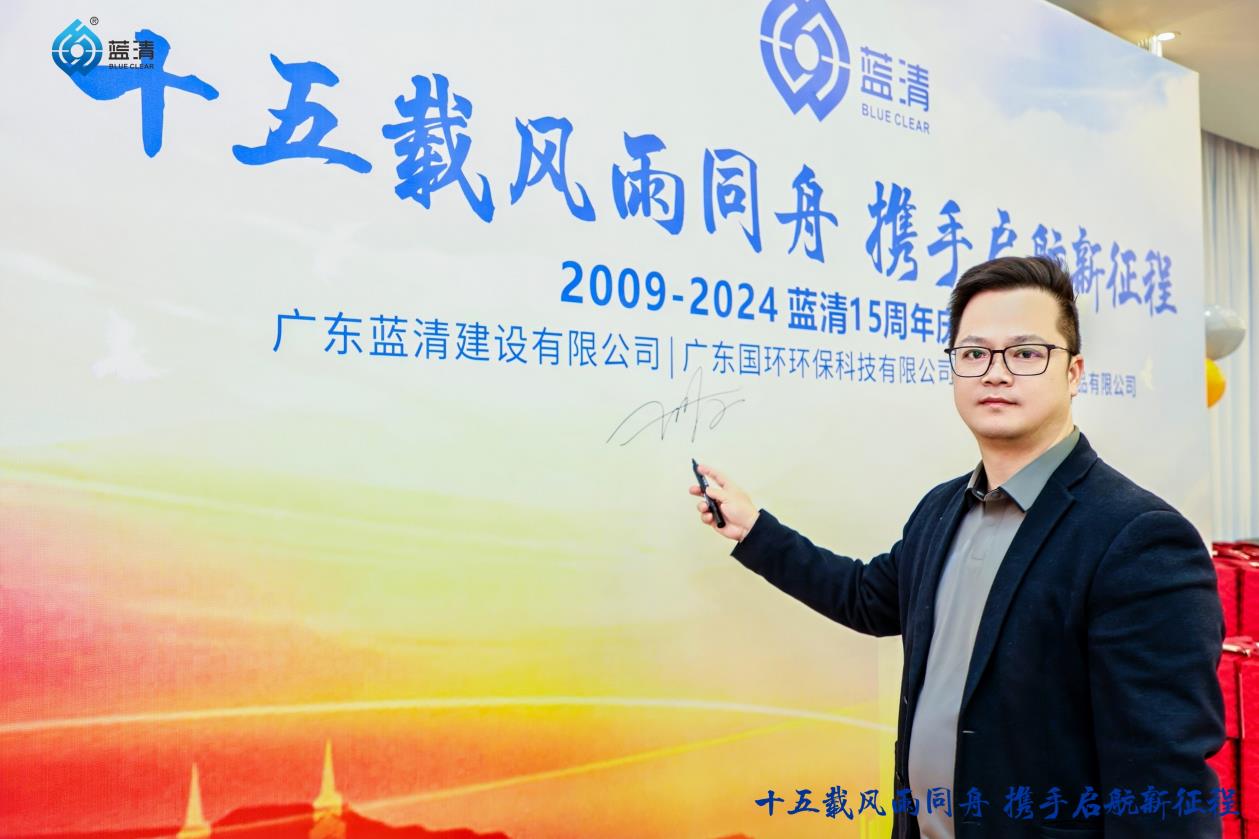 行业最薄的滚筒扫地机器人！石头P30 Pro图赏